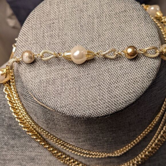 Vintage gorgeous layered goldtone links & pearl statement necklace - Picture 13 of 13